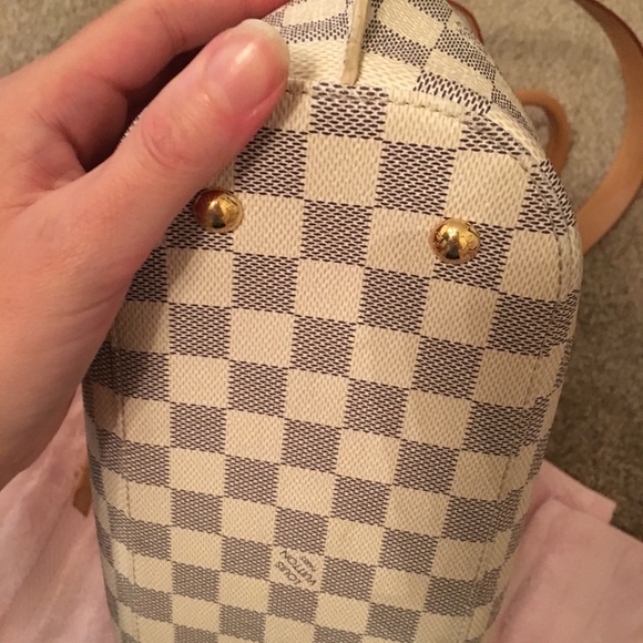 SOLD🌸 Louis Vuitton Girolata Azur Handbag 👜 - Picture 3 of 8